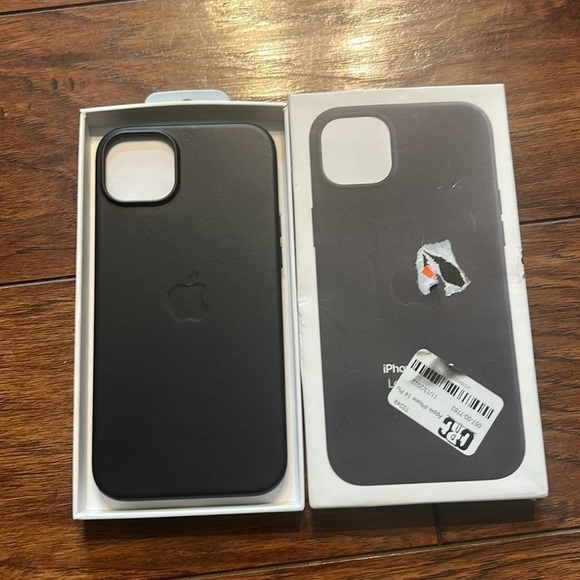 - Apple iPhone 14 Plus Leather Case with MagSafe Midnight NWT - Picture 2 of 4